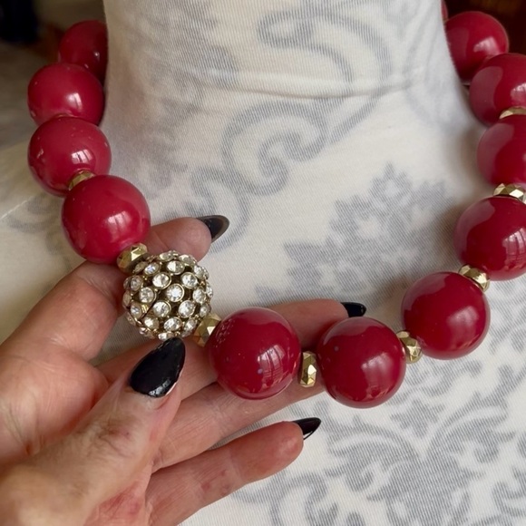 Coral 🪸 Red Beaded Necklace - Picture 3 of 8